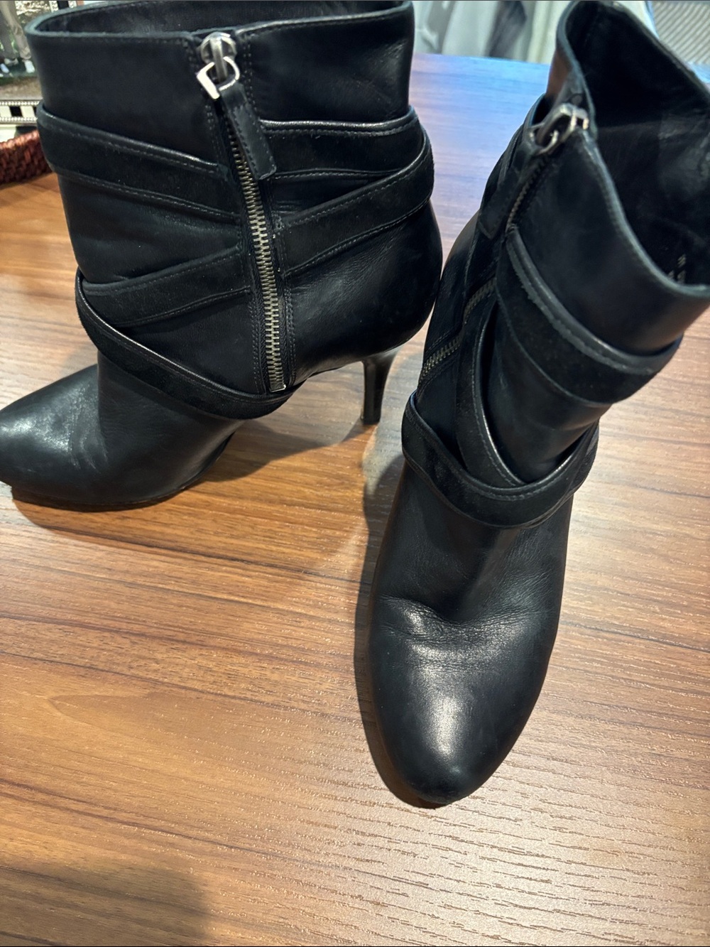 Cole Hann x Nike Air black leather ankle boots size 8.5